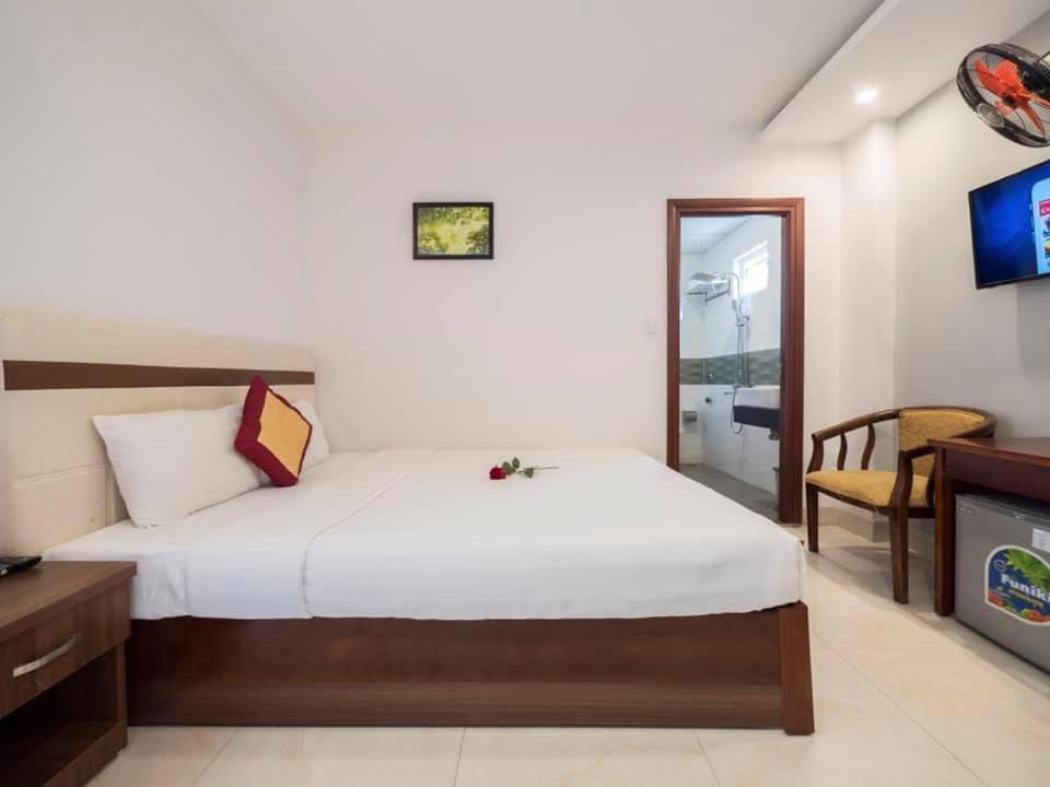 Golden House Hotel Da Nang Exterior photo